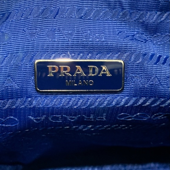 ❌SOLD❌Authentic Prada Re-edition 2005 Small Nylon Bag. - Picture 12 of 13